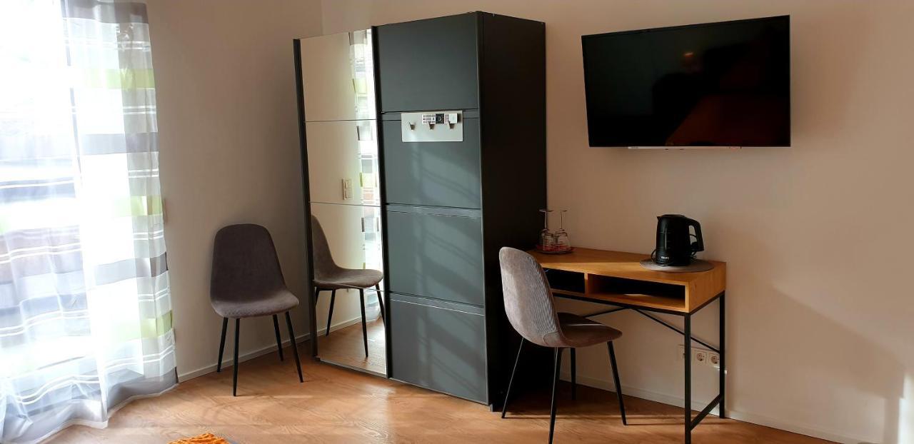 Weingut U. Gaestehaus Becker Platten Экстерьер фото